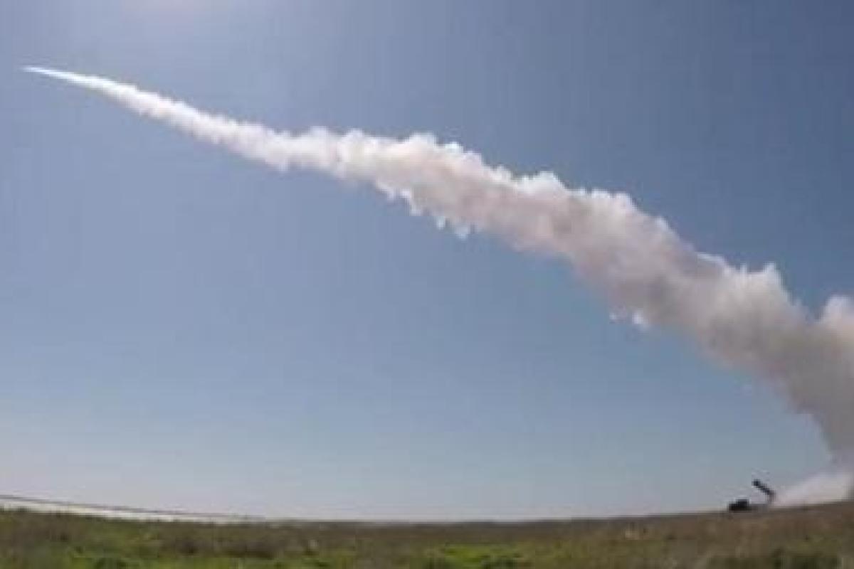 Турчинов протестировал комплекс мобильного командного пункта для дистанционного пуска ракет Турчинов протестировал комплекс мобильного командного пункта для дистанционного пуска ракет