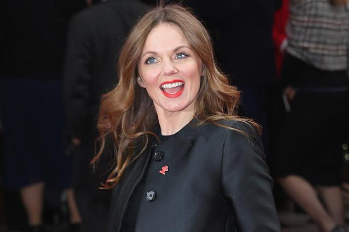 Певица Джери Холлиуэлл отдохнула на пляже с 2-месячным сыном: появилось фото Певица Джери Холлиуэлл отдохнула на пляже с 2-месячным сыном: появилось фото