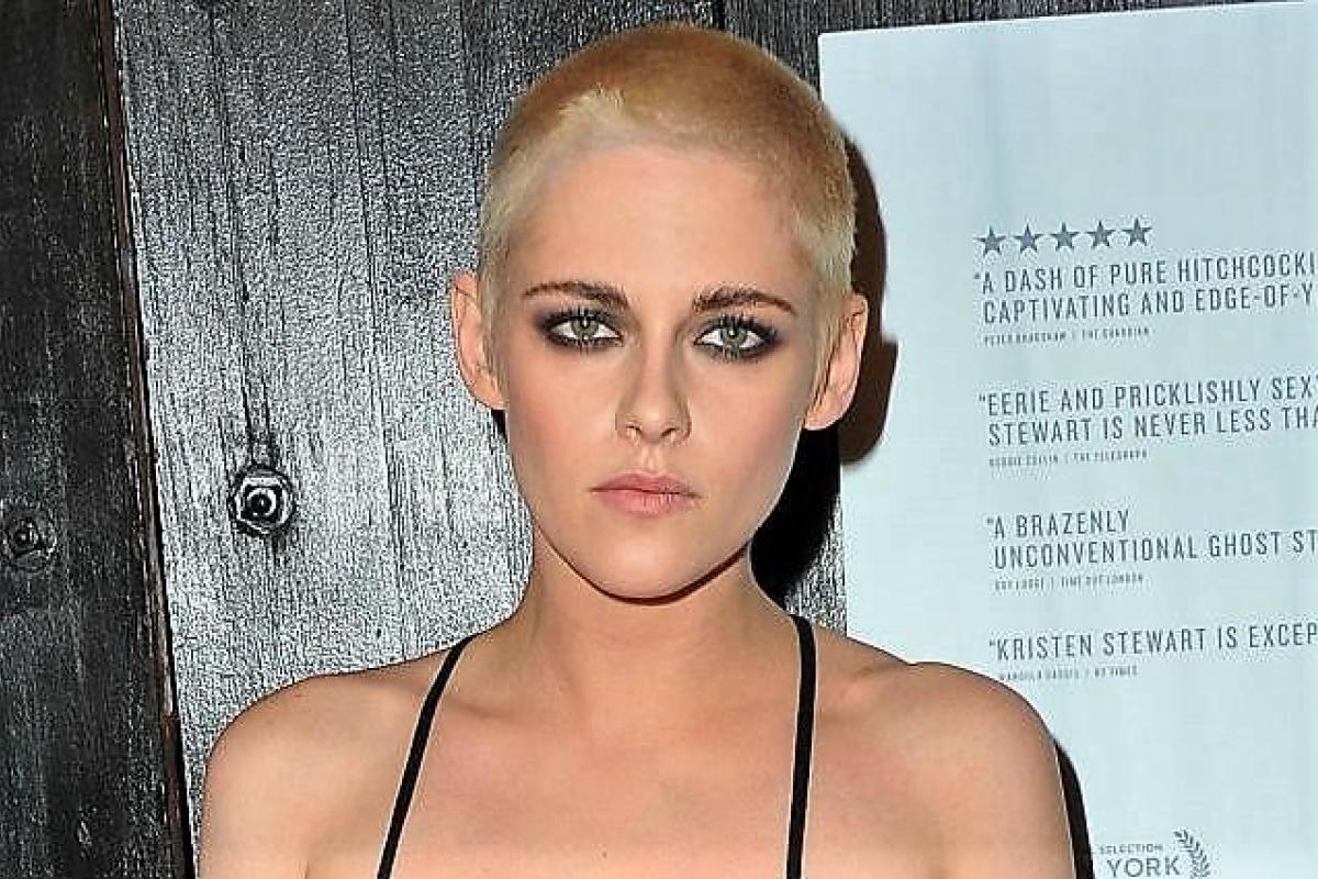 Актриса Кристен Стюарт празднует 27-летие