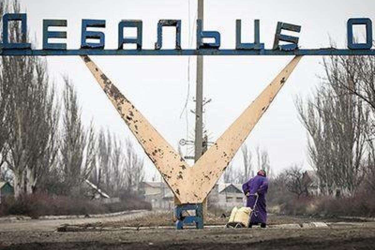 Боевики активно укрепляют позиции под Дебальцево, минируя подходы к городу Боевики активно укрепляют позиции под Дебальцево, минируя подходы к городу