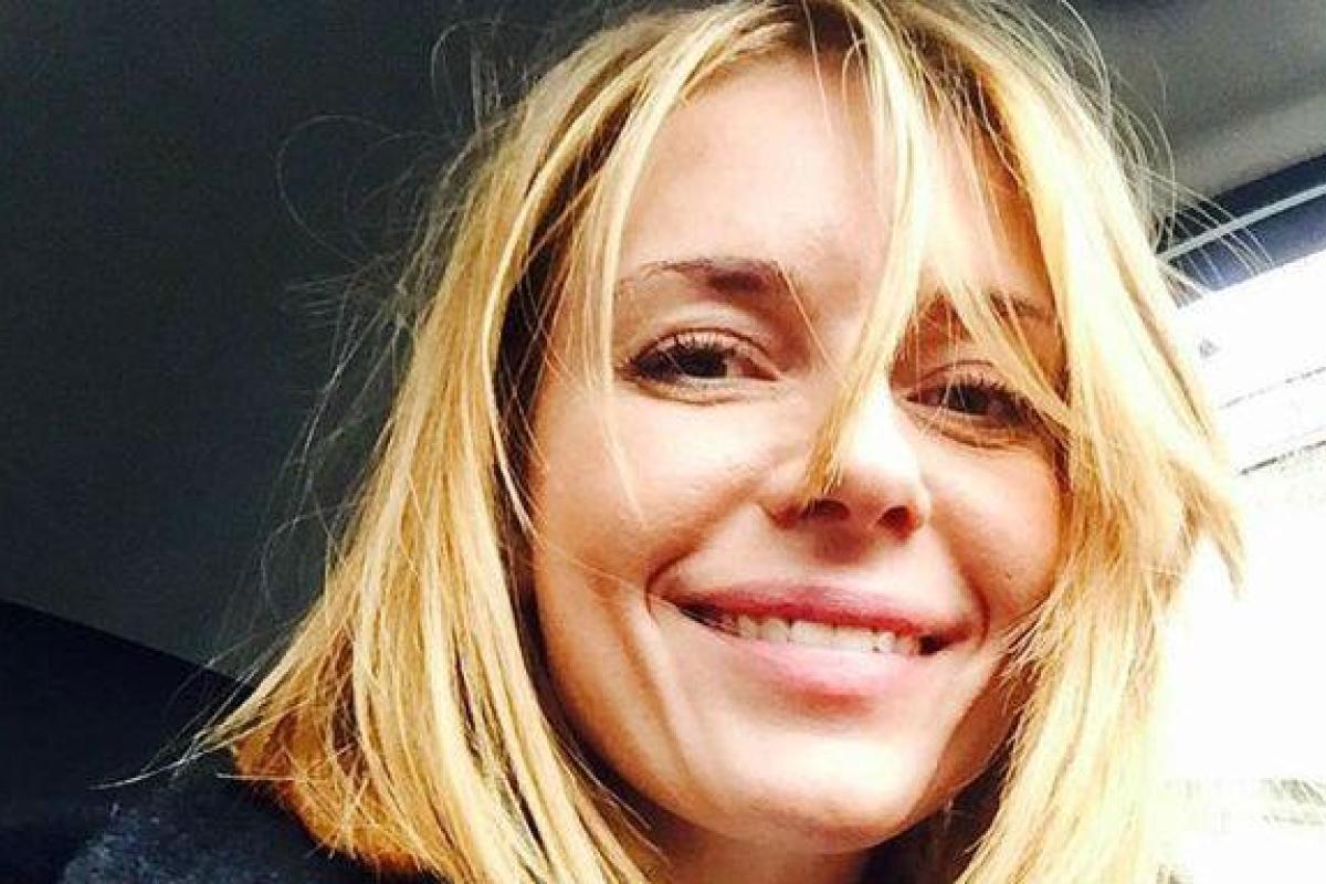 Папарацци застукали Любовь Толкалину и Бориса Гребенщикова во время романтической встречи Папарацци застукали Любовь Толкалину и Бориса Гребенщикова во время романтической встречи