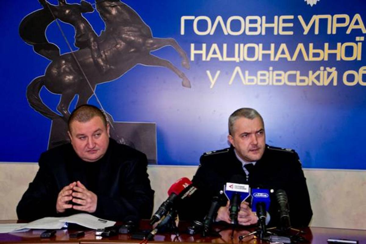 Львовские силовики задержали двух преступников за разбойное нападение на ювелирный магазин Львовские силовики задержали двух преступников за разбойное нападение на ювелирный магазин