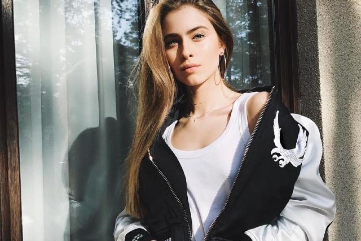 Внучка Софии Ротару разместила в соцсети фото в дизайнерской вышиванке Внучка Софии Ротару разместила в соцсети фото в дизайнерской вышиванке