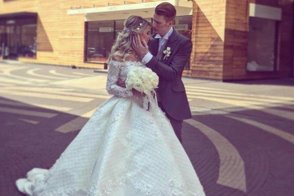 Кристина Орбакайте разместила в Instagram видео со свадебной церемонии старшего сына Кристина Орбакайте разместила в Instagram видео со свадебной церемонии старшего сына