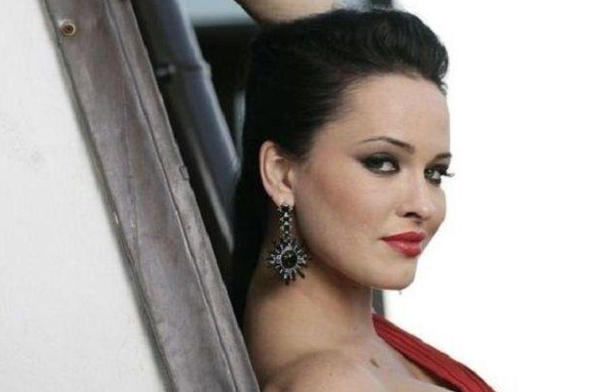 Певица Даша Астафьева заинтриговала поклонников загадочным фото в Instagram Певица Даша Астафьева заинтриговала поклонников загадочным фото в Instagram