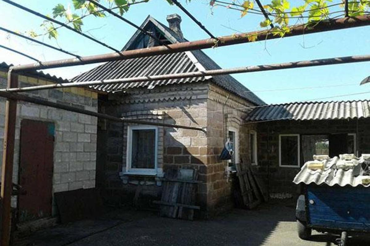 В Марьинке в результате ночных обстрелов повреждено 4 жилых дома