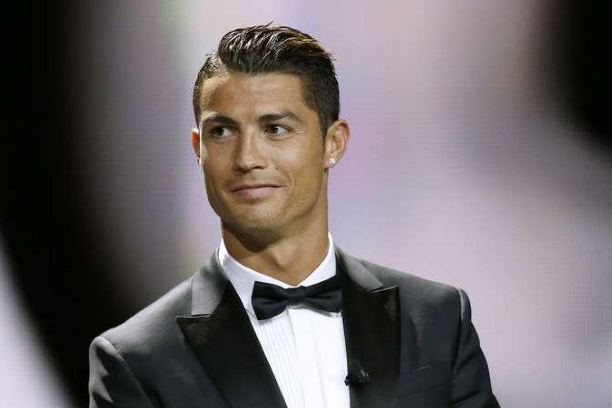 Криштиану Роналду разместил в Instagram трогательное фото со своими детьми Криштиану Роналду разместил в Instagram трогательное фото со своими детьми