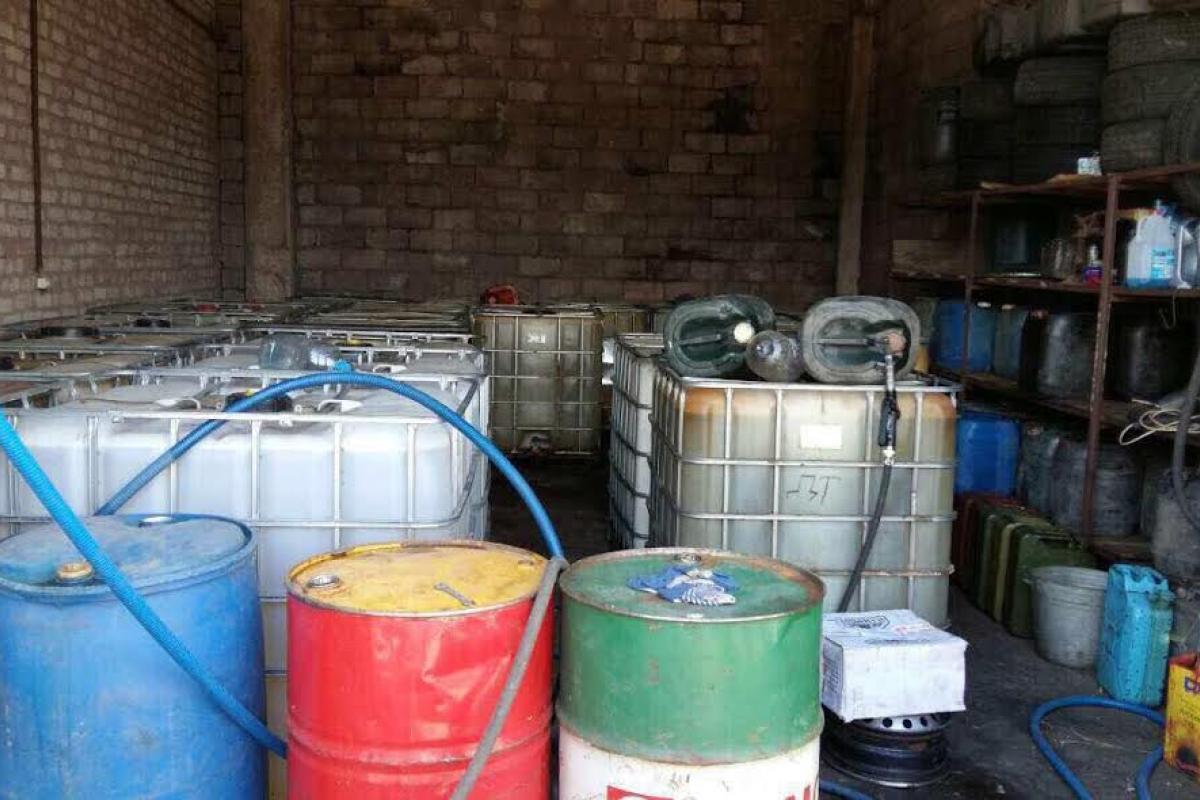 В Мариуполе правоохранители "накрыли" цех по незаконному изготовлению горюче-смазочных материалов