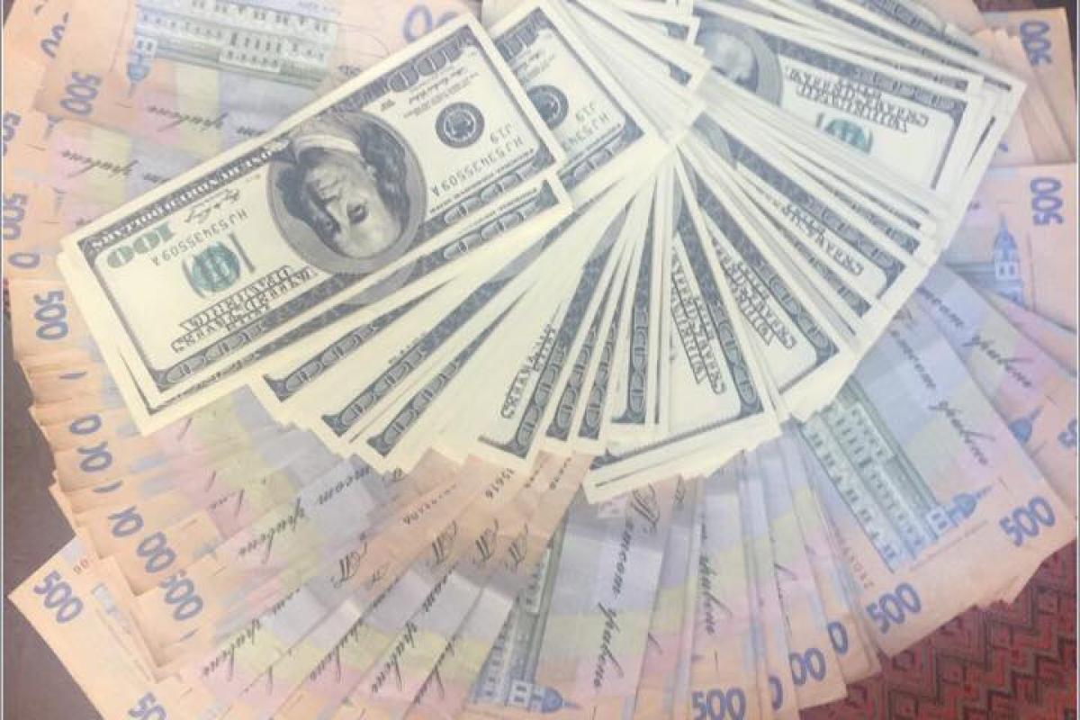 В Киеве на взятке погорел руководитель филиала "Укрэксимбанка" В Киеве на взятке погорел руководитель филиала "Укрэксимбанка"