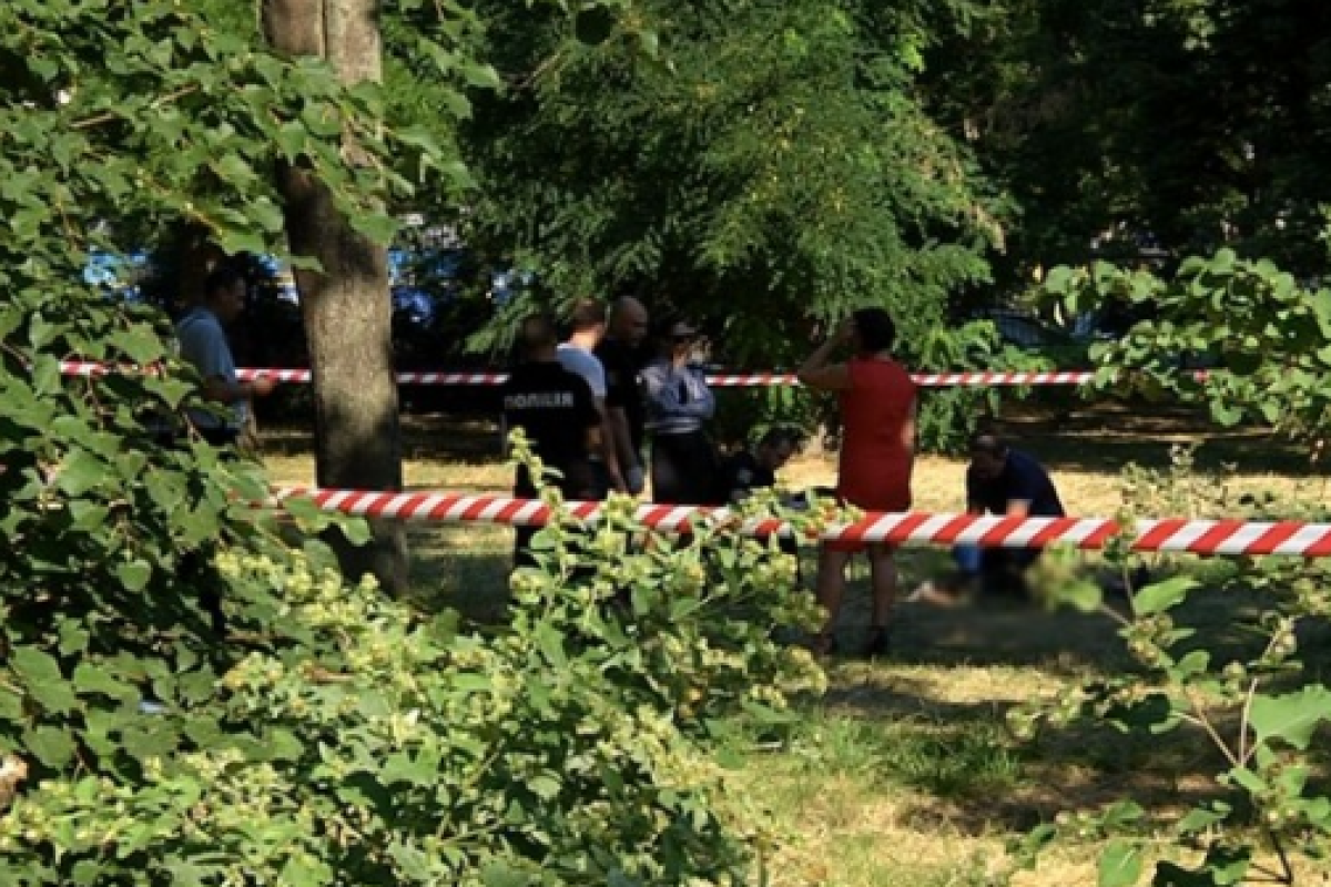 В Одессе убили мужчину: полиция выясняет обстоятельства смерти В Одессе убили мужчину: полиция выясняет обстоятельства смерти