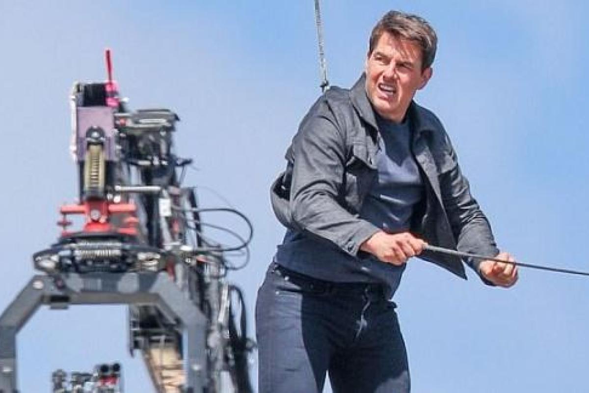 Актер Том Круз серьезно травмировался во время съемок нового фильма Актер Том Круз серьезно травмировался во время съемок нового фильма