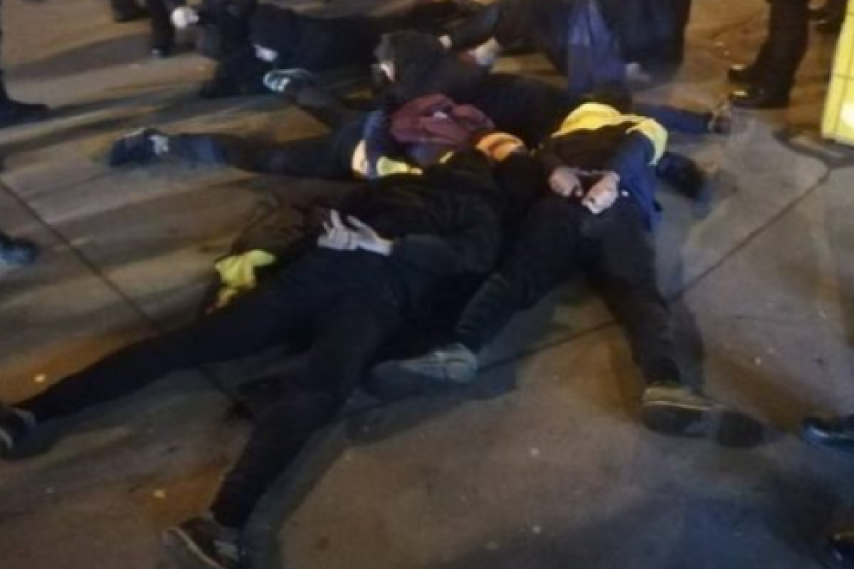 Ночные погромы в Киеве: полиция задержала активистов Национального корпуса Ночные погромы в Киеве: полиция задержала активистов Национального корпуса