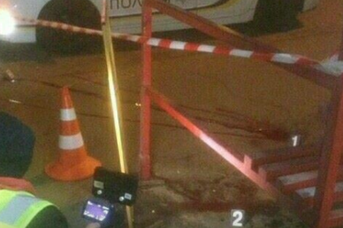 В Киеве на остановке общественного транспорта застрелился мужчина В Киеве на остановке общественного транспорта застрелился мужчина