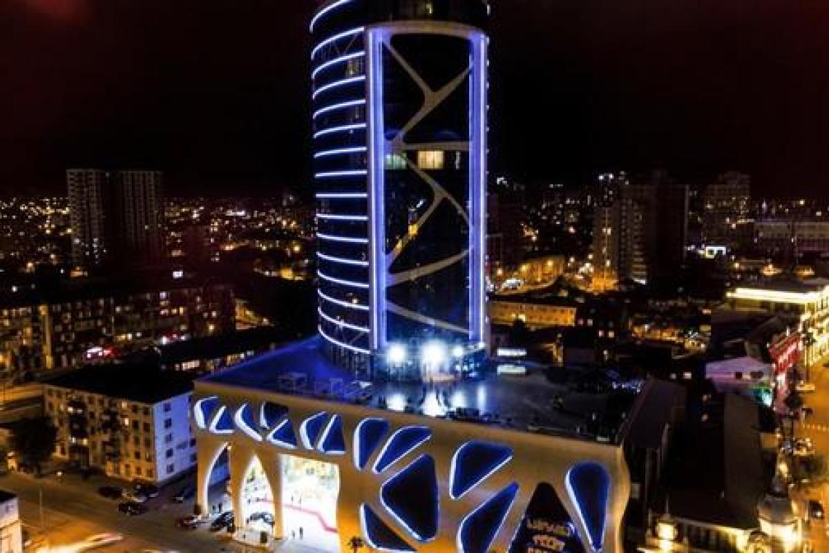 В Батуми в результате пожара в гостинице Leogrand погибли 12 человек В Батуми в результате пожара в гостинице Leogrand погибли 12 человек