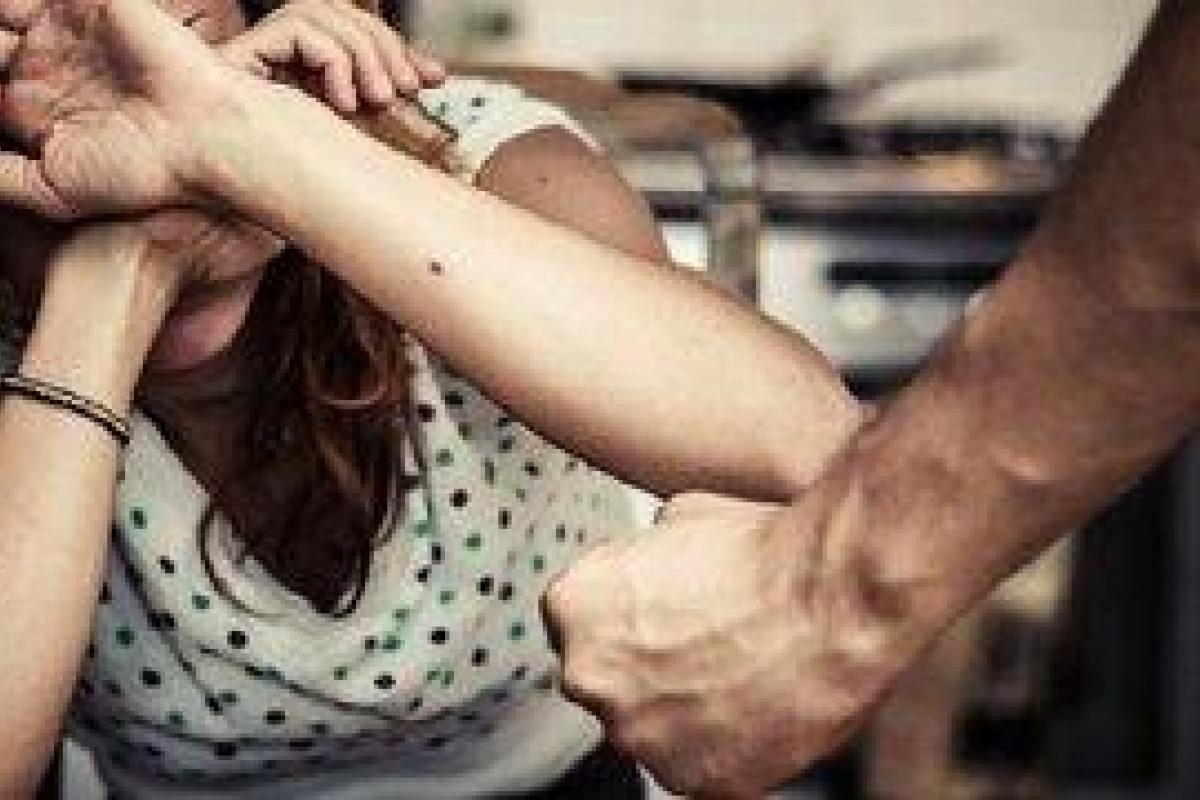 В Торецке задержали мужчину, подозреваемого в развращении ребенка В Торецке задержали мужчину, подозреваемого в развращении ребенка