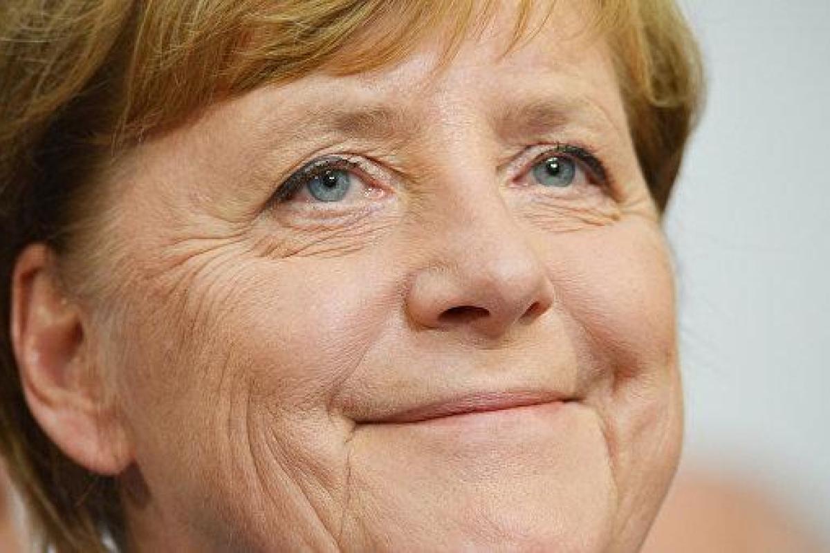 Канцлер Германии Ангела Меркель удостоена награды Ордена францисканцев Канцлер Германии Ангела Меркель удостоена награды Ордена францисканцев