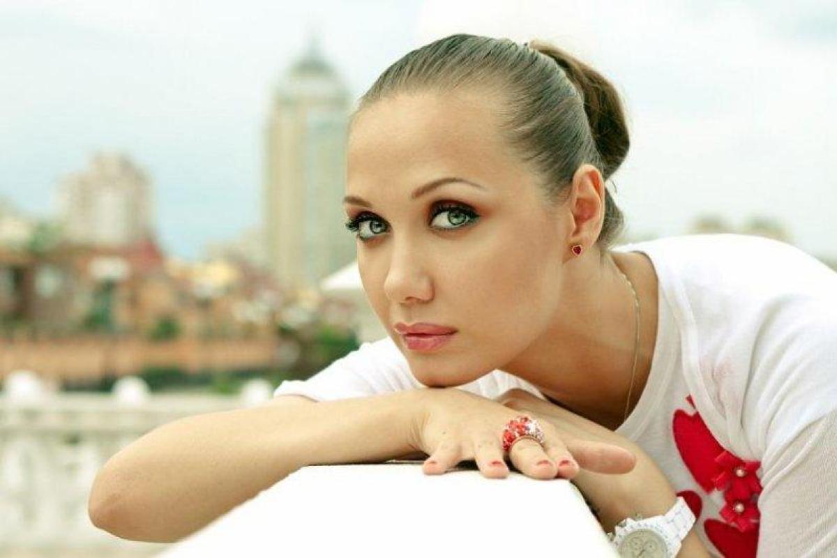 Тяжелобольная певица записала видео-благодарность поклонникам за помощь Тяжелобольная певица записала видео-благодарность поклонникам за помощь