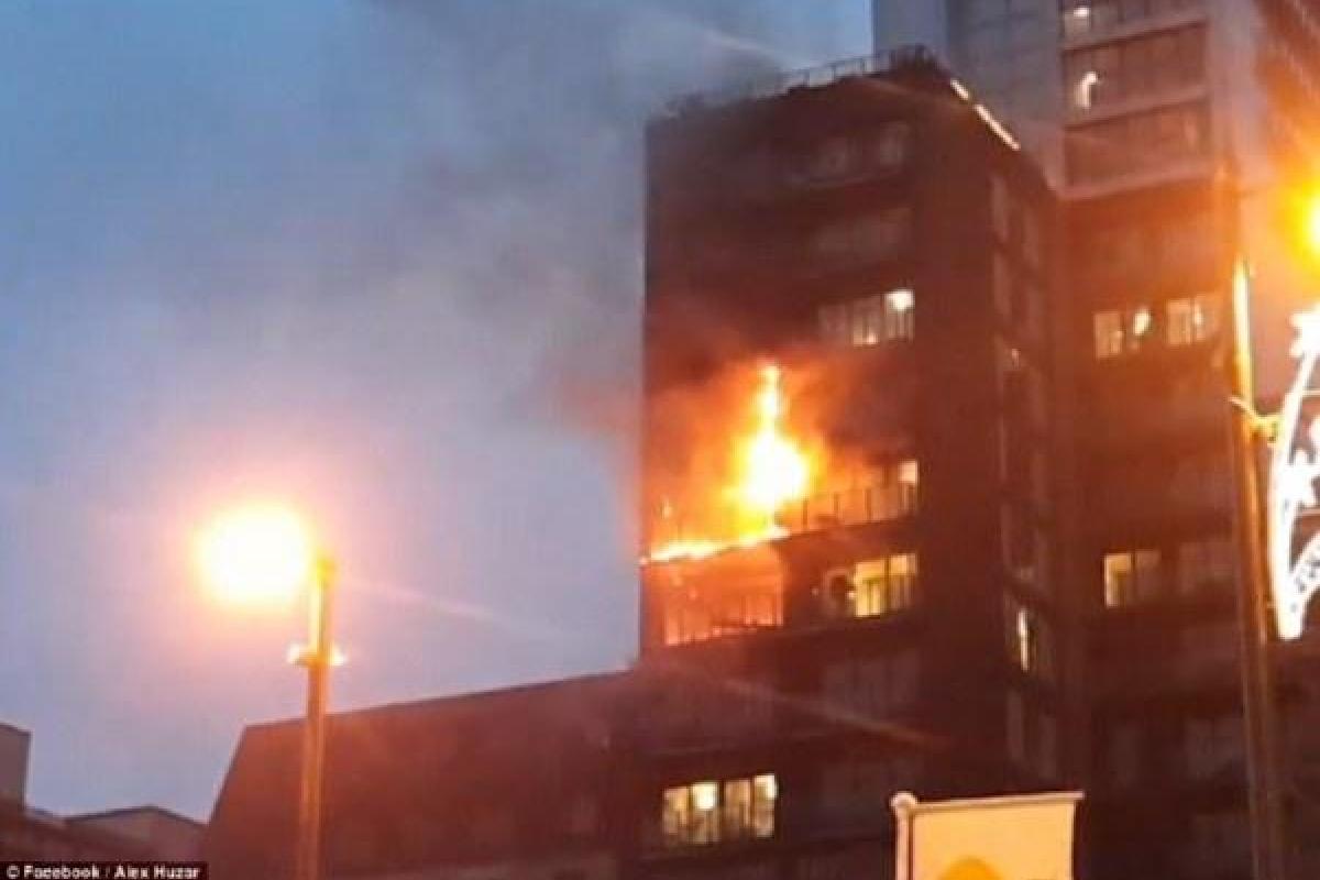 В Манчестере масштабный пожар в 13-этажном жилом комплексе В Манчестере масштабный пожар в 13-этажном жилом комплексе