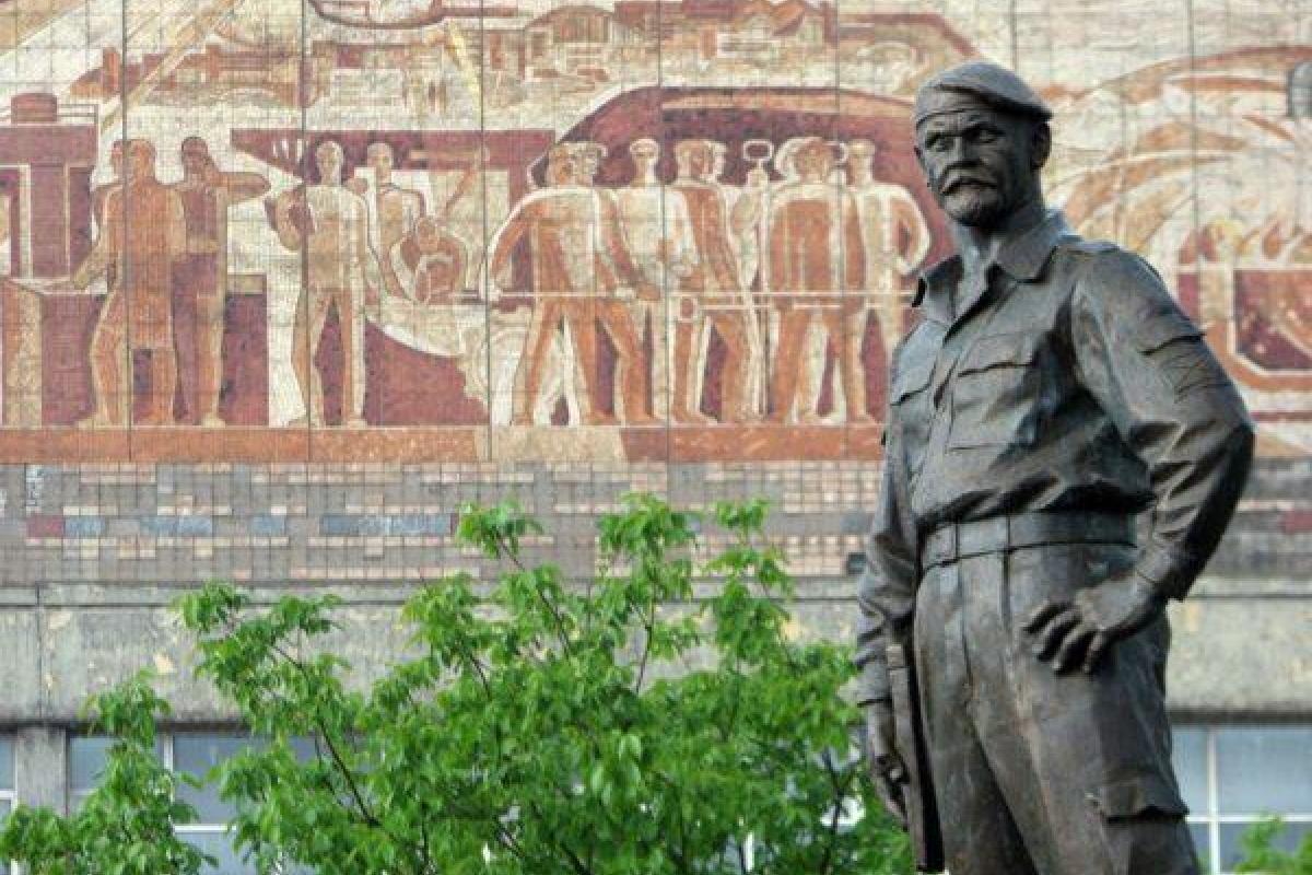 "Люди заняты выживанием": Впечатления россиянки от поездки в "ЛНР" "Люди заняты выживанием": Впечатления россиянки от поездки в "ЛНР"