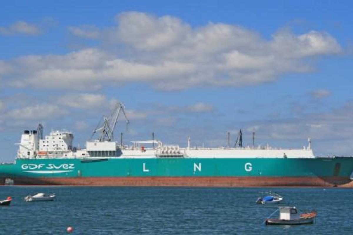 Танкер с российским газом неожиданно развернули посреди Атлантического океана Танкер с российским газом неожиданно развернули посреди Атлантического океана