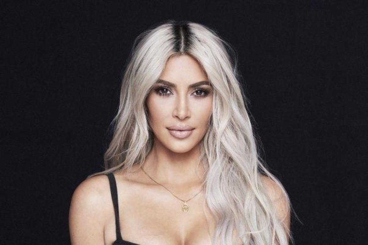 Сексуальная провокация: Поклонники обсуждают серию "горячих" снимков Ким Кардашьян Сексуальная провокация: Поклонники обсуждают серию "горячих" снимков Ким Кардашьян