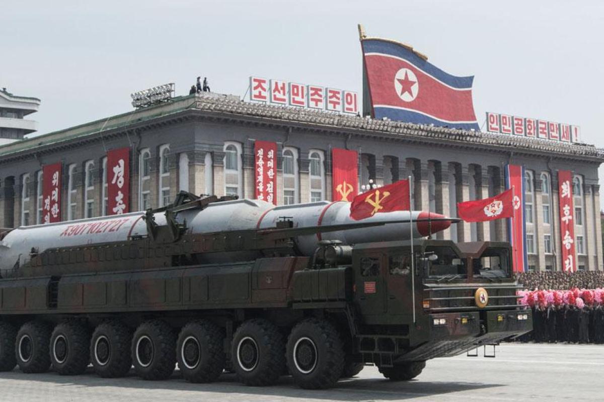 На пороге третьей мировой: вскоре КНДР сможет нанести ядерный удар по США На пороге третьей мировой: вскоре КНДР сможет нанести ядерный удар по США