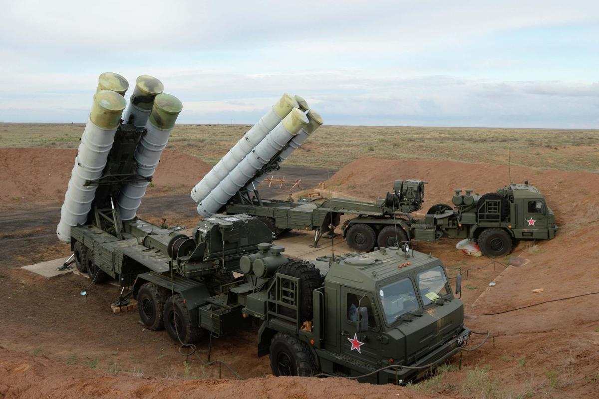 Российские оккупанты активизировали под Севастополем ЗРК С-400 "Триумф" Российские оккупанты активизировали под Севастополем ЗРК С-400 "Триумф"