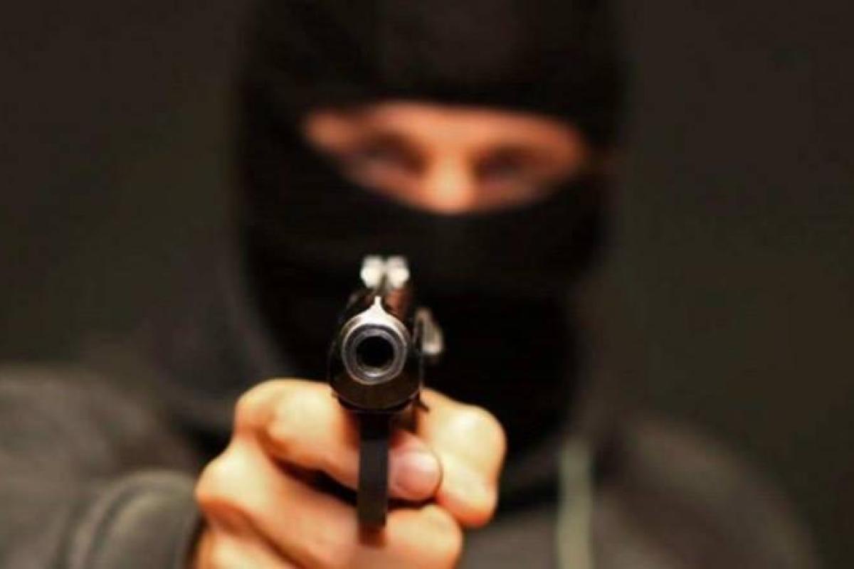 Полиция разыскивает вооруженных преступников, совершивших разбойное нападение на семью Полиция разыскивает вооруженных преступников, совершивших разбойное нападение на семью