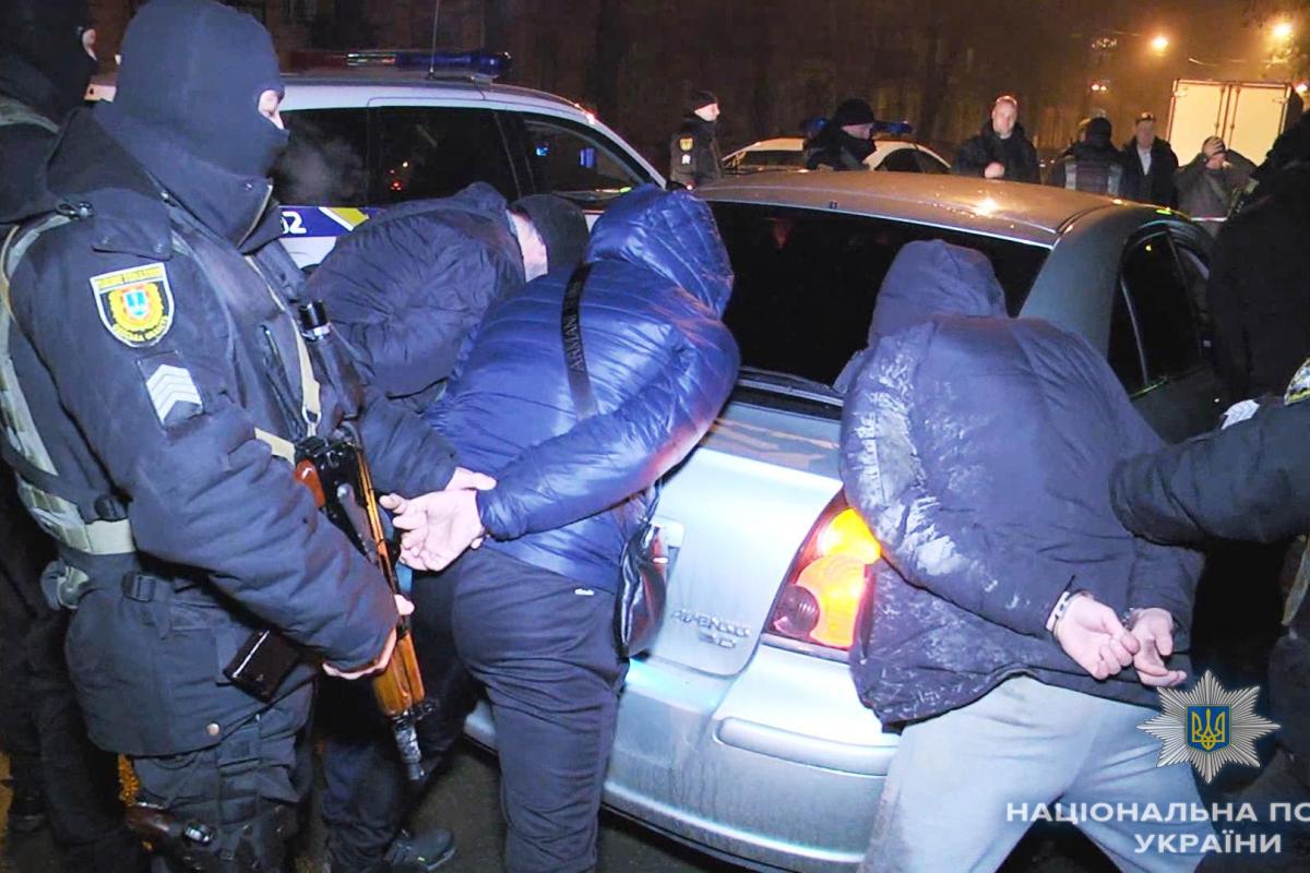 В Одессе задержаны иностранцы, угрожавшие прохожему ножом В Одессе задержаны иностранцы, угрожавшие прохожему ножом
