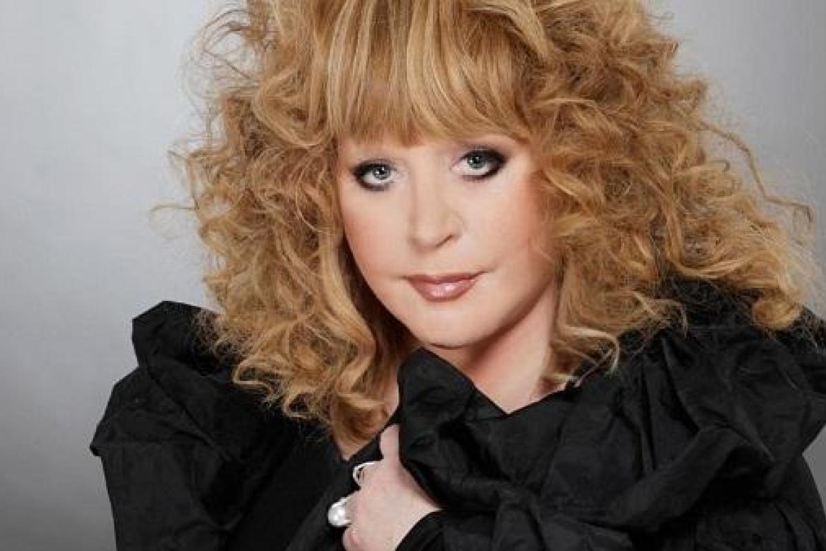 "Молодкам фору даст!": В сети появилось селфи Аллы Пугачевой без макияжа "Молодкам фору даст!": В сети появилось селфи Аллы Пугачевой без макияжа