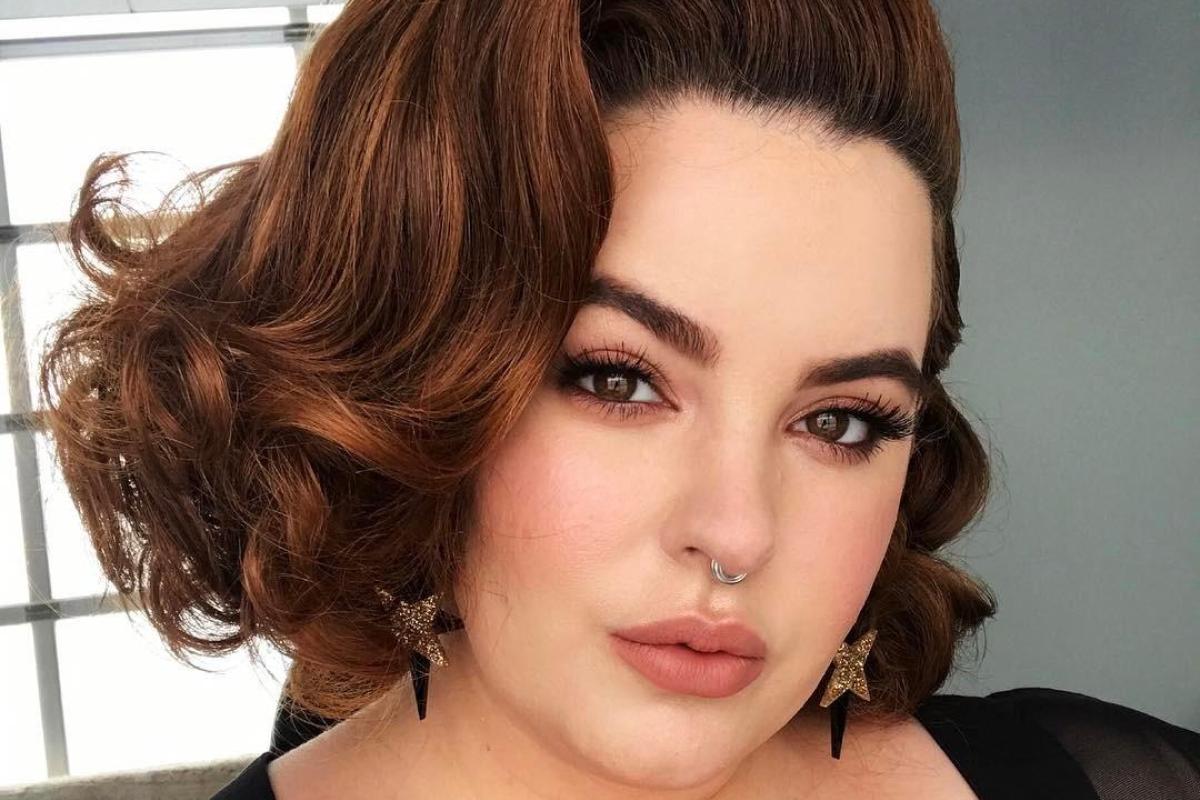Модель plus size Тесс Холлидей порадовала поклонников "горячими" снимками Модель plus size Тесс Холлидей порадовала поклонников "горячими" снимками
