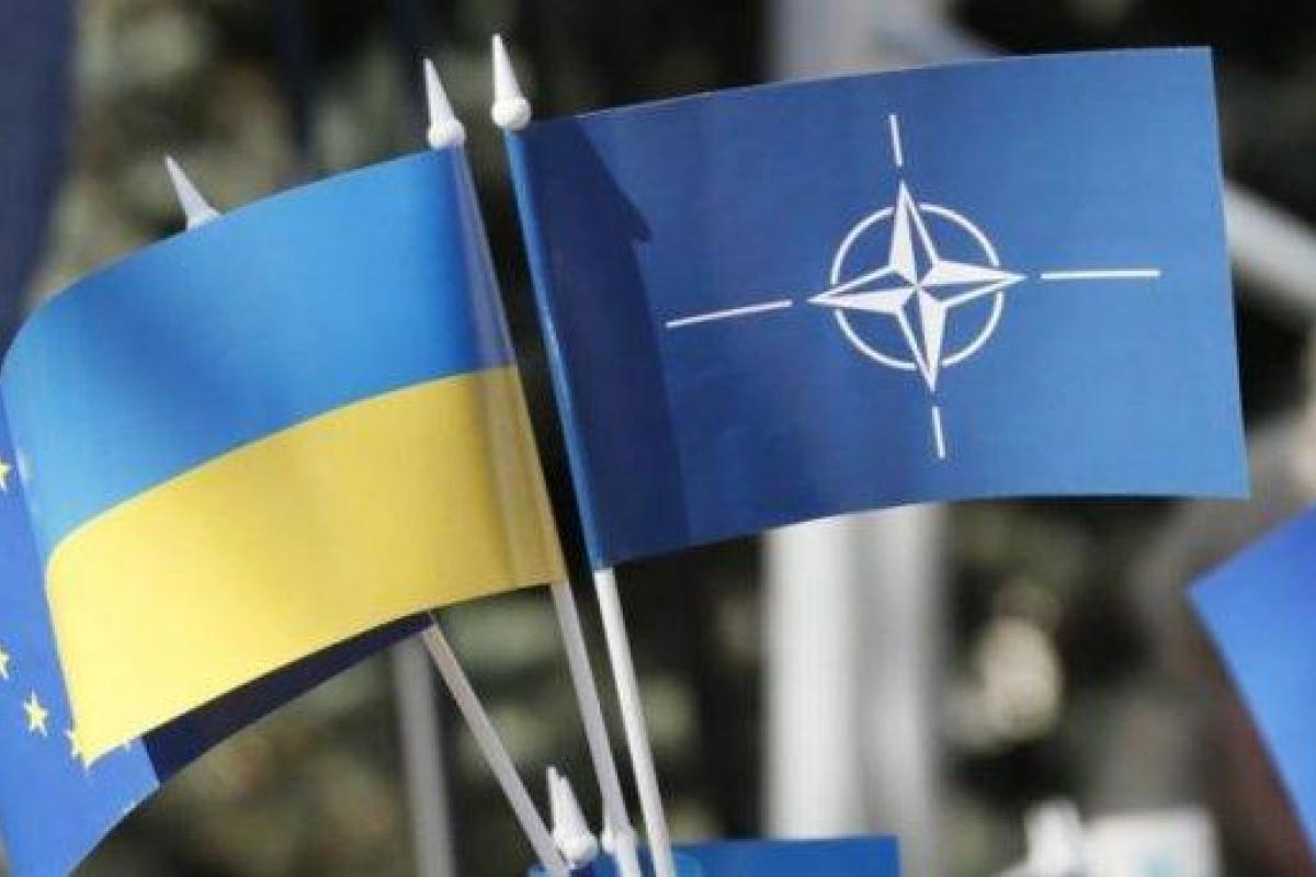 Украине присвоен статус страны-аспиранта в НАТО Украине присвоен статус страны-аспиранта в НАТО