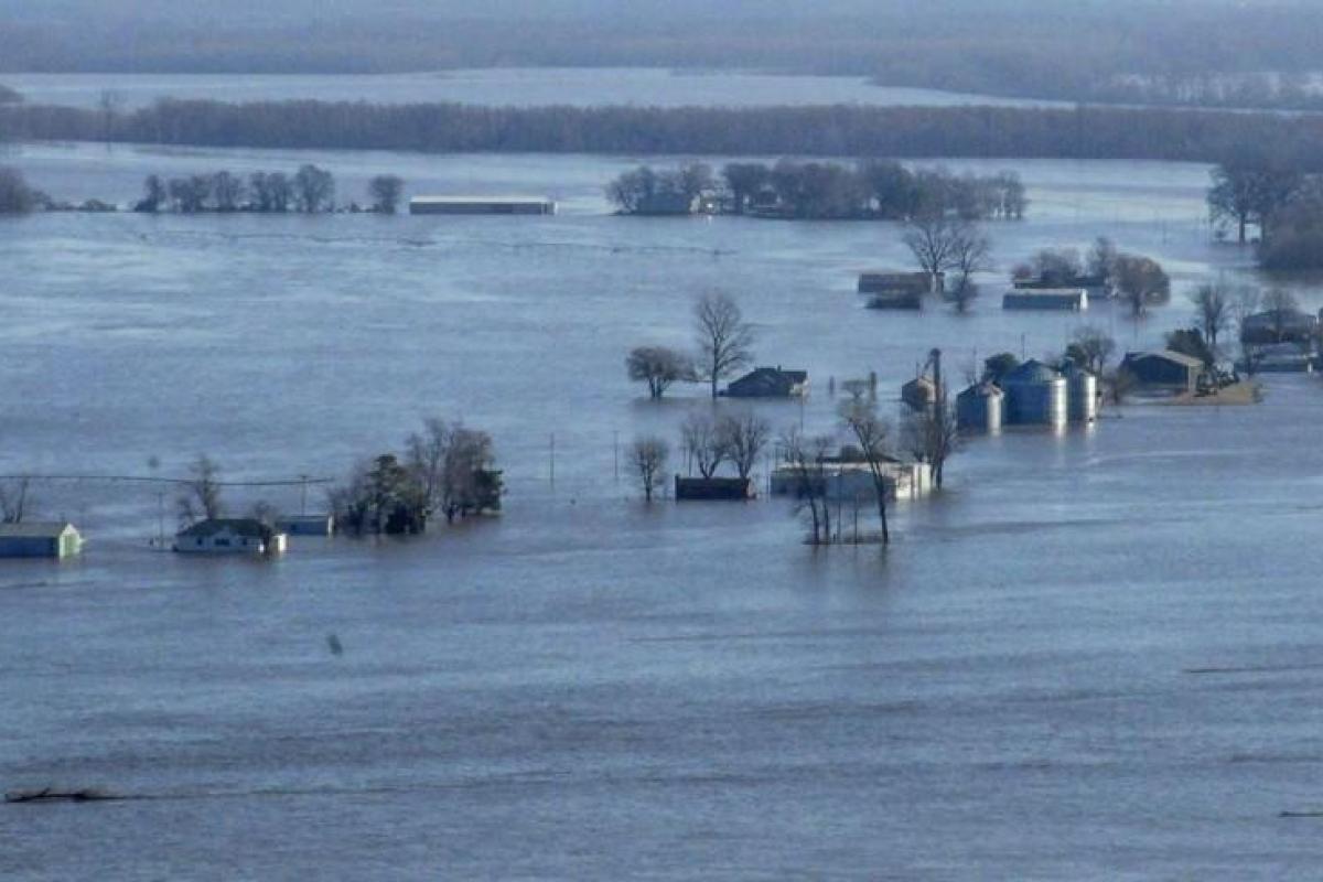 Наводнение в России: под воду ушли целые деревни на Алтае