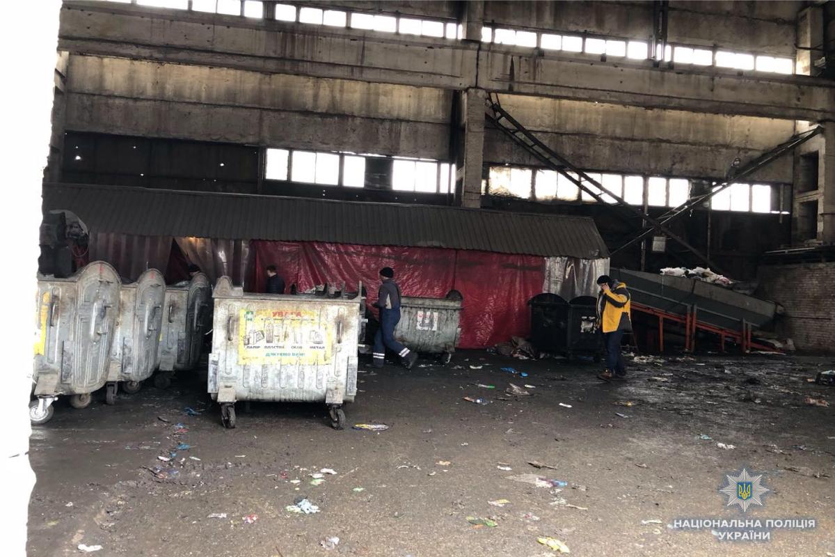 В Киеве на территории мусороперерабатывающего завода нашли мертвого младенца В Киеве на территории мусороперерабатывающего завода нашли мертвого младенца