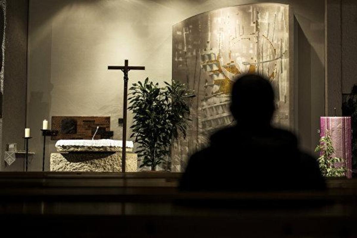 Секс-скандал в Ватикане: экс-дипломат арестован за распространение детской порнографии 