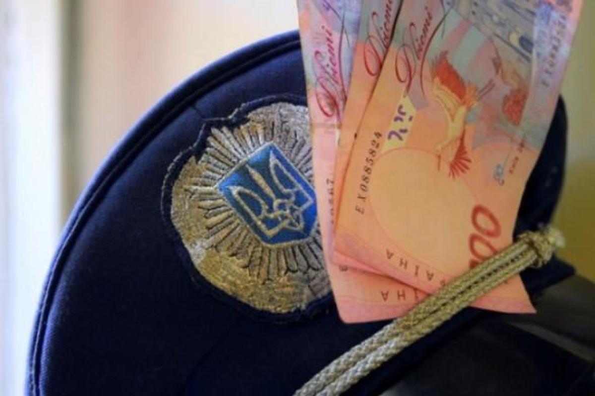 На взятке погорели два сотрудника подразделения противодействия наркопреступности в Хмельницком На взятке погорели два сотрудника подразделения противодействия наркопреступности в Хмельницком