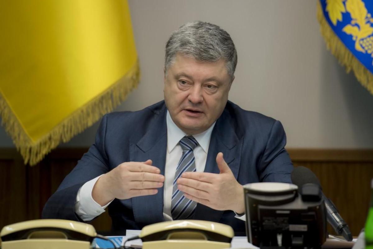 "Вынужденный, но оправданный шаг" - Порошенко о ракетном ударе по по военным объектам в Сирии "Вынужденный, но оправданный шаг" - Порошенко о ракетном ударе по по военным объектам в Сирии