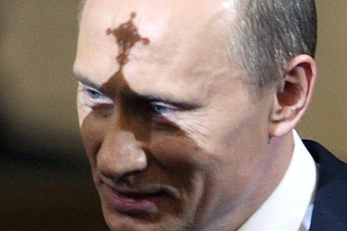 "Власть более 18 лет сосредоточена в руках обрежневевшего Путина" - Сотник о решении Путина "уйти"