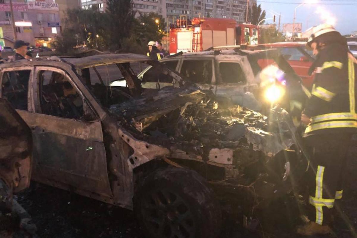В Киеве сожгли авто помощника нардепа Игоря Мосийчука В Киеве сожгли авто помощника нардепа Игоря Мосийчука