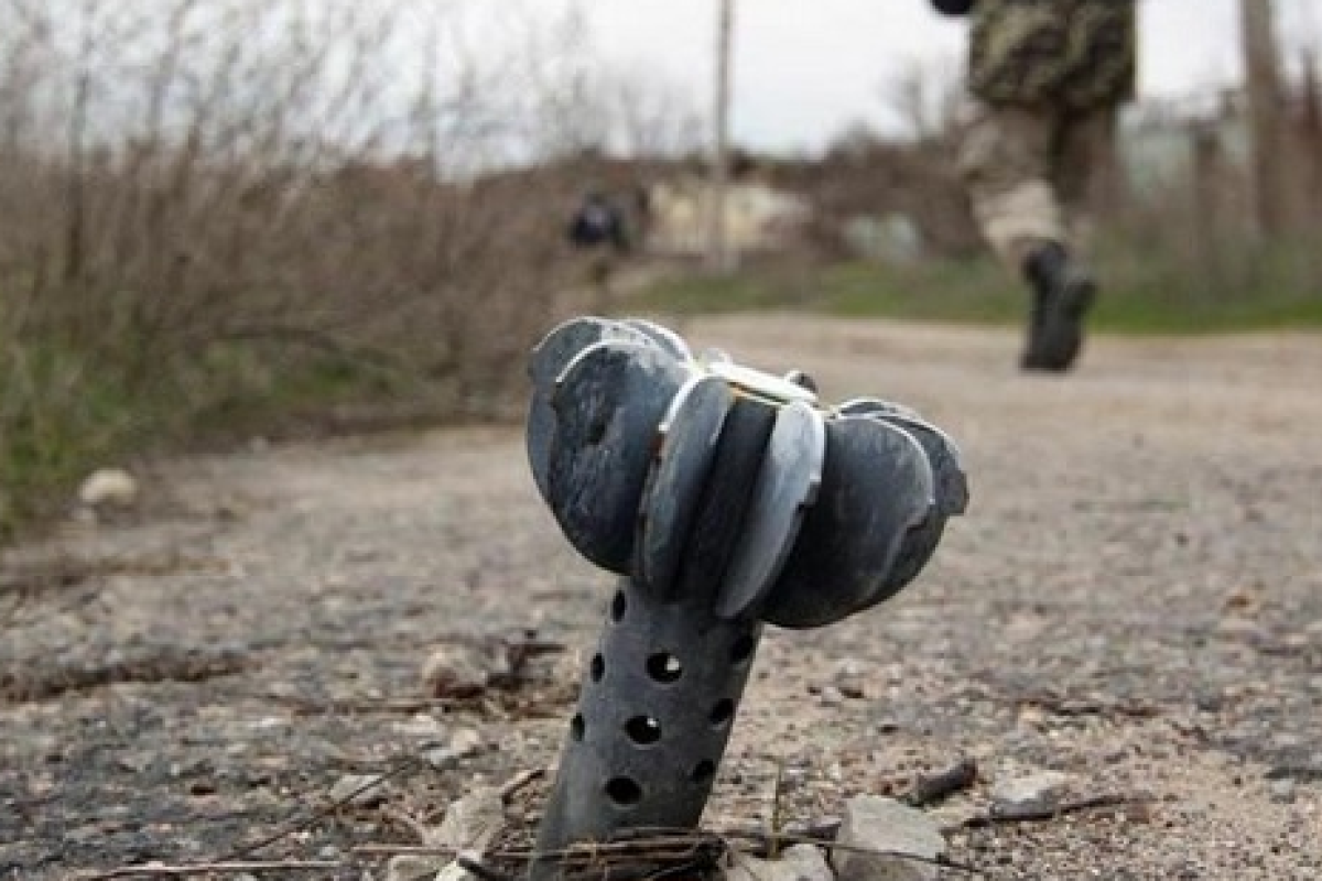Боевики обстреляли Лоскутовку на Луганщине: перебит газопровод, разрушены дома Боевики обстреляли Лоскутовку на Луганщине: перебит газопровод, разрушены дома