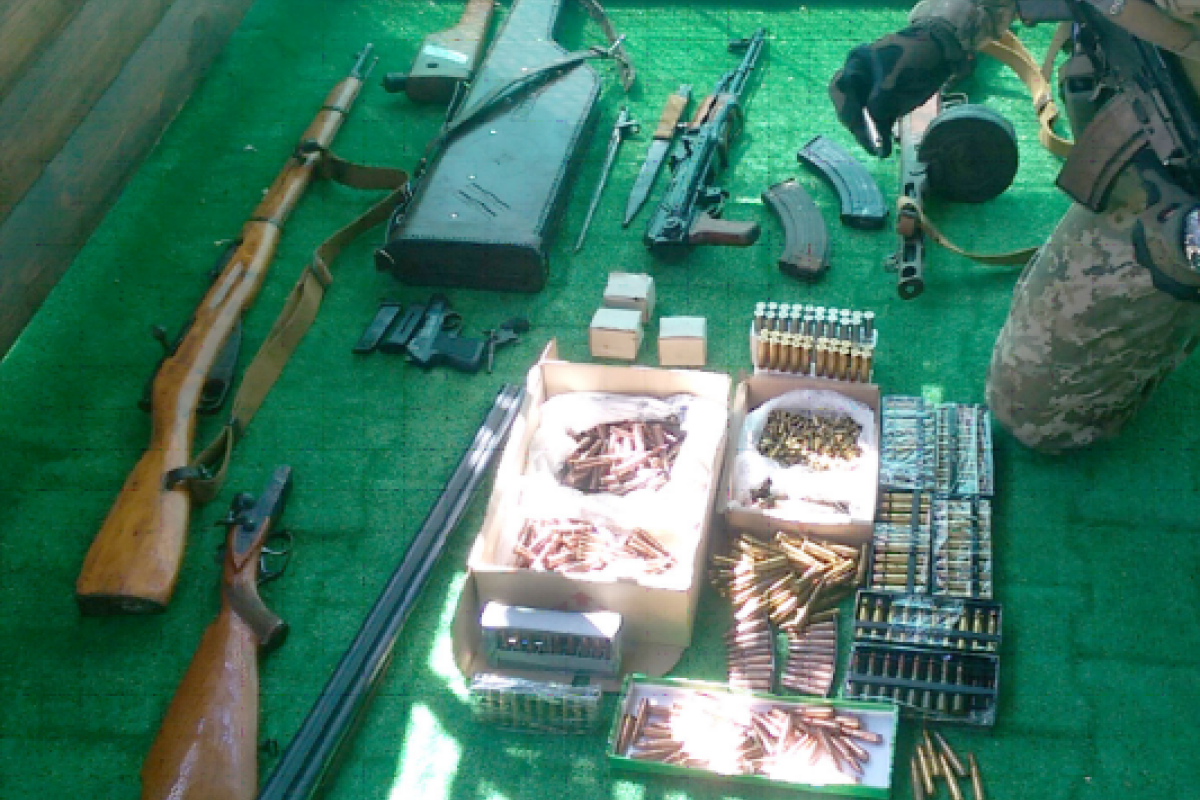 Правоохранители обнаружили в доме одессита большой арсенал оружия Правоохранители обнаружили в доме одессита большой арсенал оружия