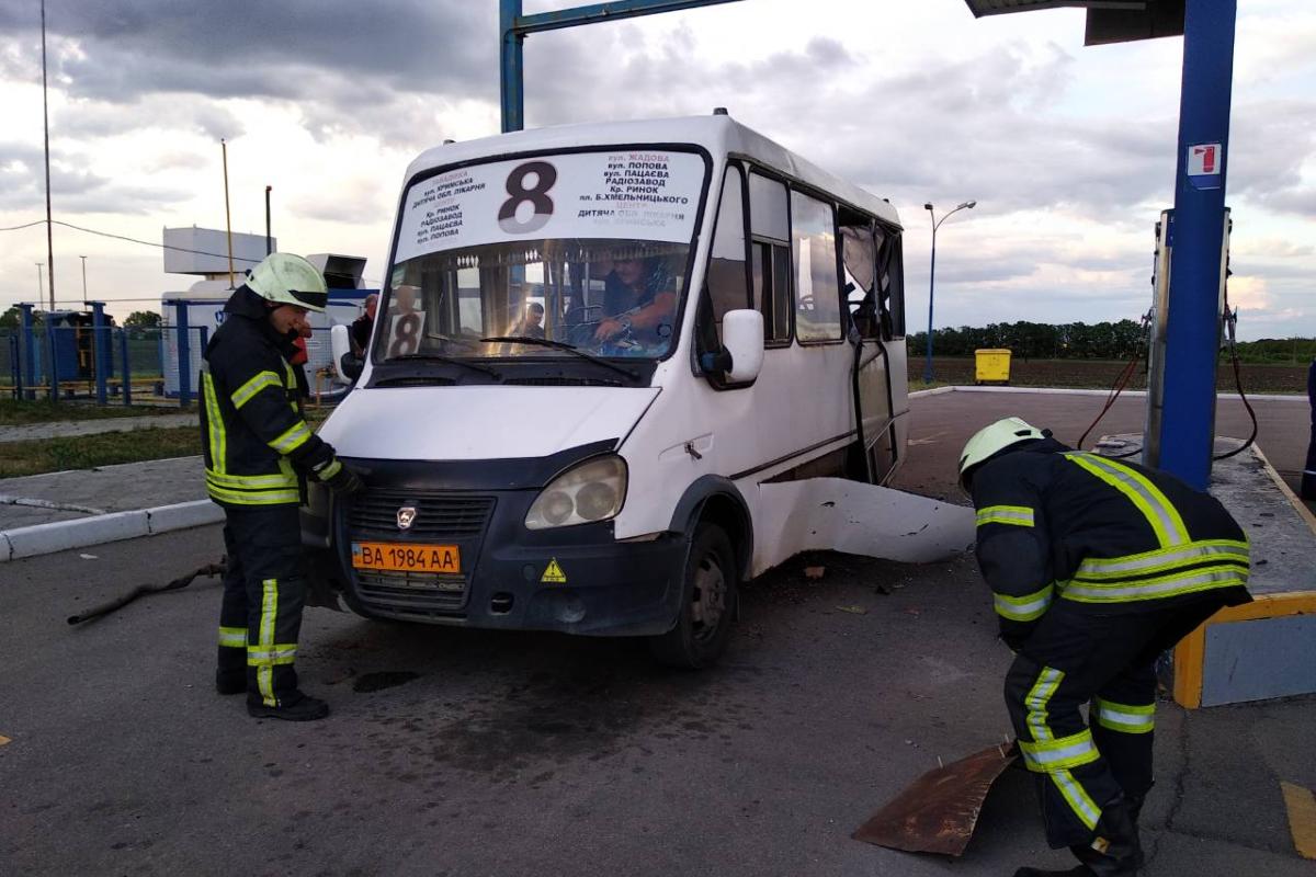 На АЗС в Кропивницком взорвался газовый баллон: есть пострадавшие На АЗС в Кропивницком взорвался газовый баллон: есть пострадавшие