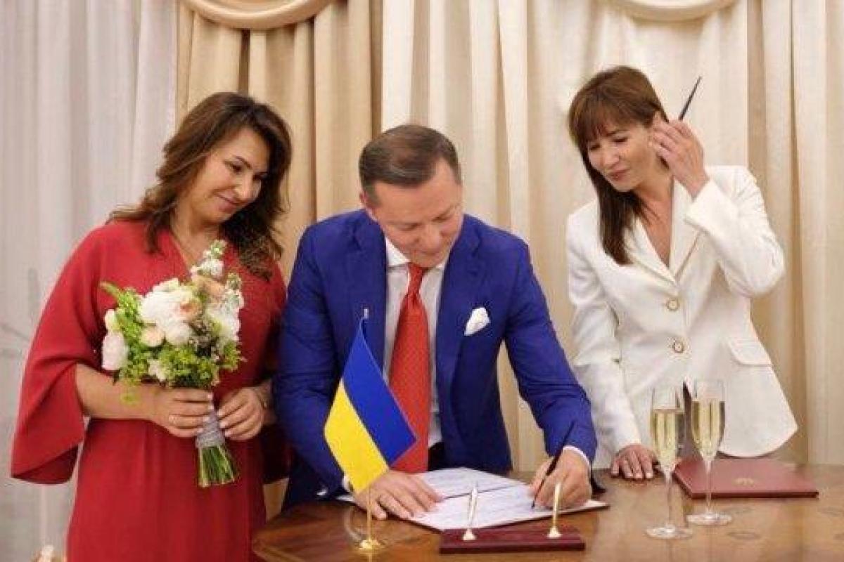 Олег Ляшко женился на матери своей дочери после 20 лет совместной жизни