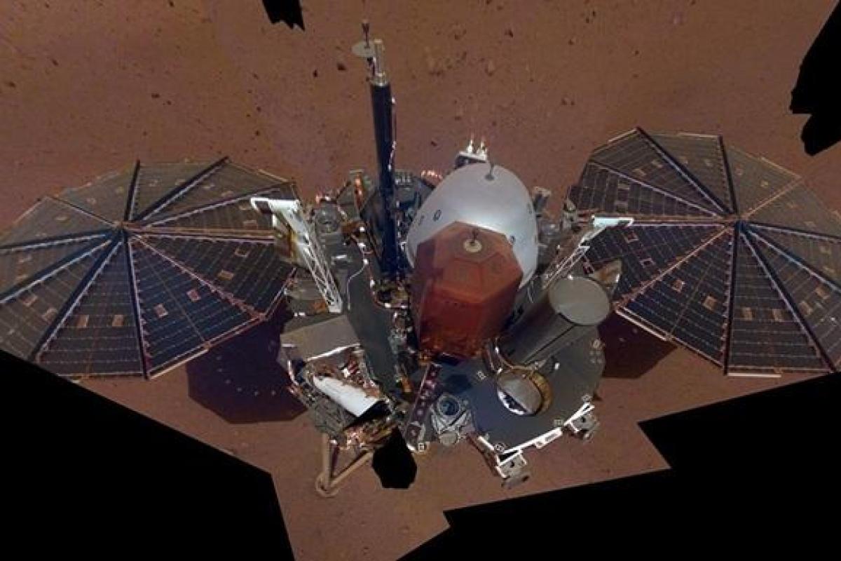 Марсианский зонд InSight прислал "селфи" с Красной планеты Марсианский зонд InSight прислал "селфи" с Красной планеты