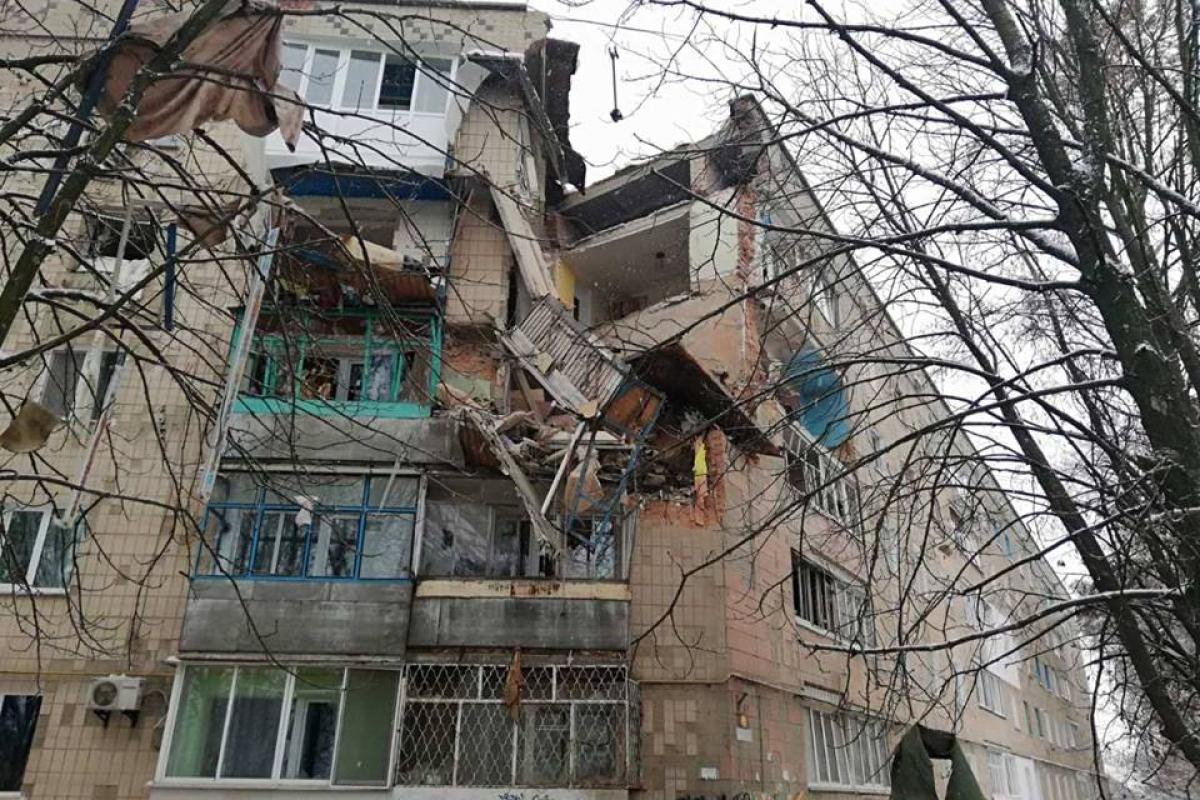 В Фастове в результате взрыва обрушилось три этажа жилого дома В Фастове в результате взрыва обрушилось три этажа жилого дома