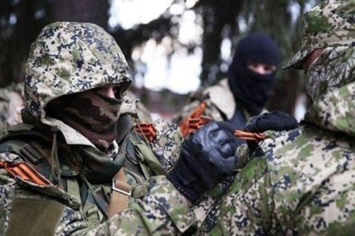 Оккупанты на Донбассе изымают транспорт у населения для снабжения боеприпасами боевиков на передовой Оккупанты на Донбассе изымают транспорт у населения для снабжения боеприпасами боевиков на передовой