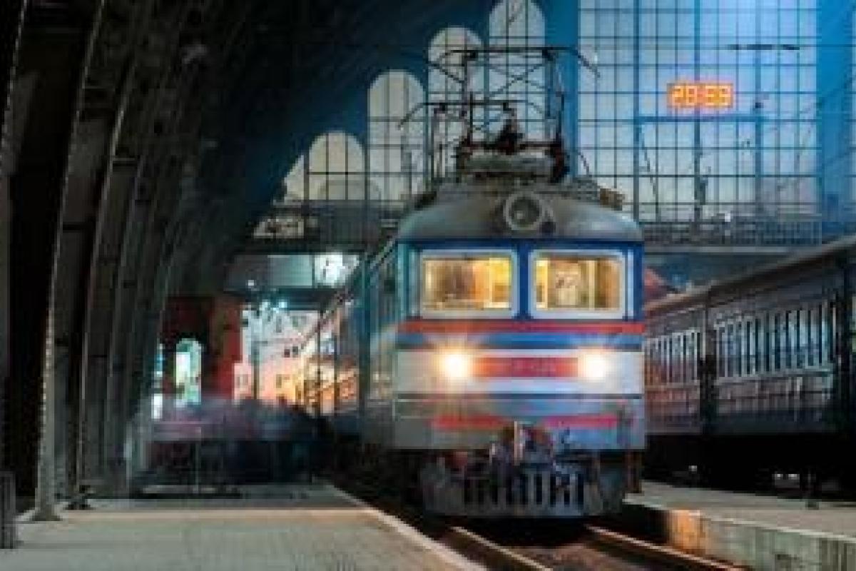 Во Львове проводили эвакуацию на ж/д вокзале из-за сообщения о возможном взрыве Во Львове проводили эвакуацию на ж/д вокзале из-за сообщения о возможном взрыве
