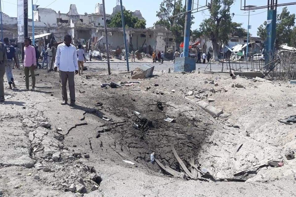 Теракт в Сомали: смертники подорвали два автомобиля, есть жертвы