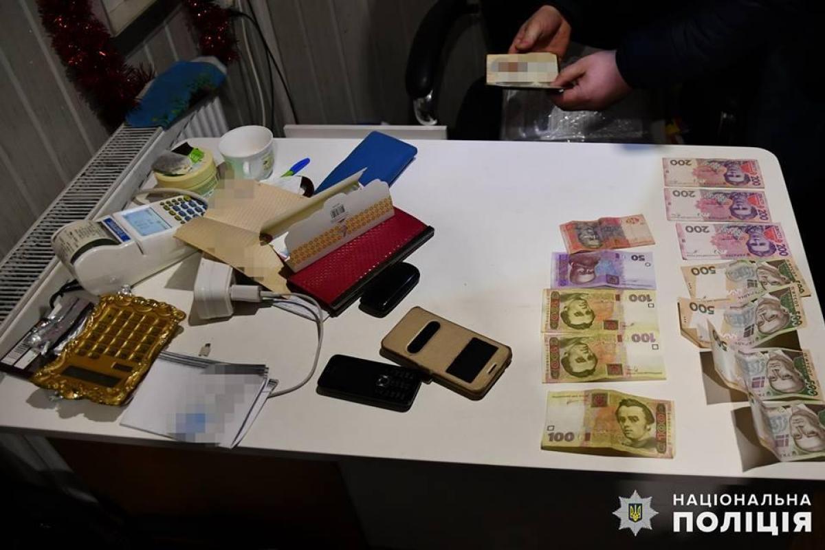 В Северодонецке за сутенерство задержали администратора гостинично-развлекательного комплекса В Северодонецке за сутенерство задержали администратора гостинично-развлекательного комплекса