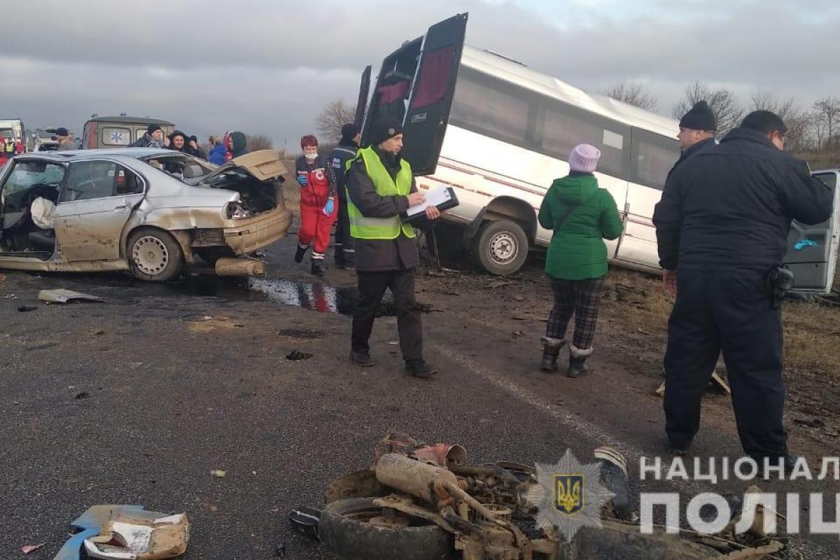 На трассе "Одесса-Измаил" в ДТП попала маршрутка: погибла женщина, 14 пострадавших